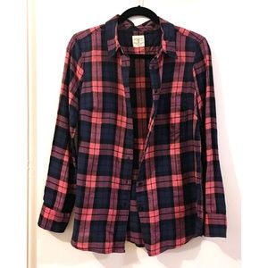GAP Lightweight Plaid Button Down Boyfriend Shirt
